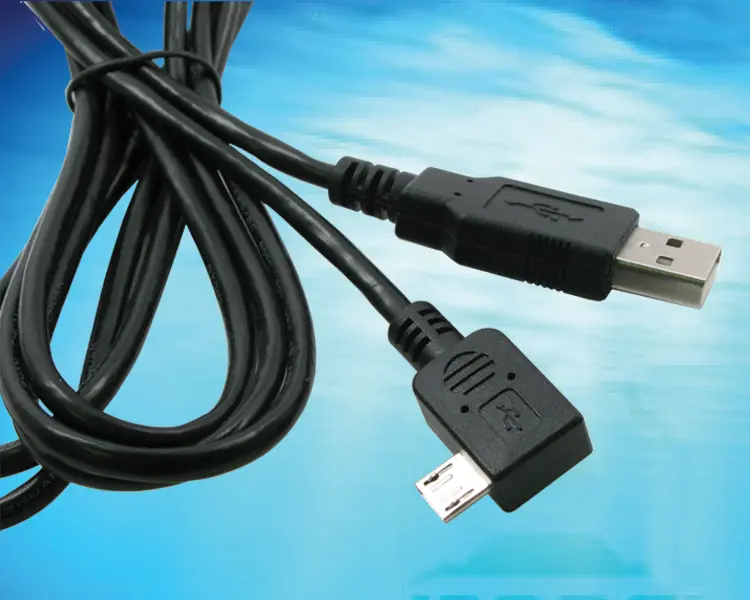 Prise moulée à angle droit Micro USB Type B disponible pour l'assemblage de câbles et de faisceaux de câbles avec des terminaisons USB de type A ou autres, Modèle USBA6FMICROB-R
