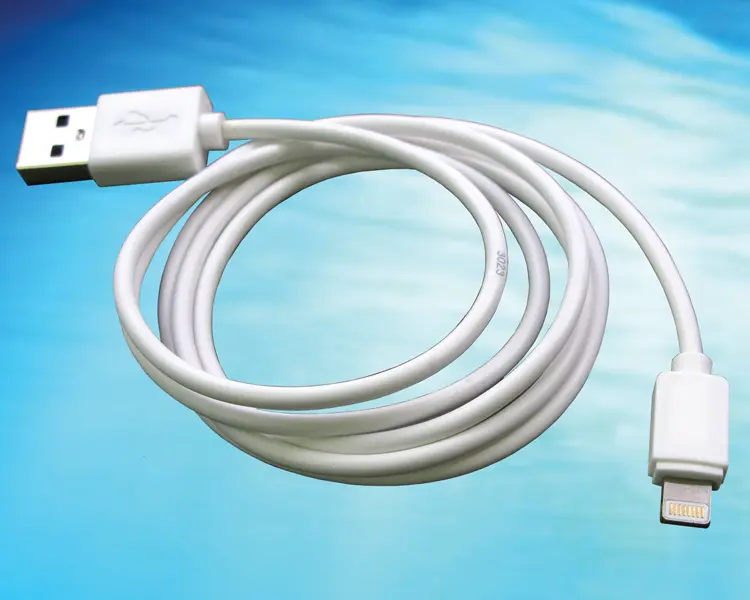 GlobTek propose des connecteurs de type Lightning et des câbles USB comme accessoires pour ses alimentations, USBA0M8LITEWH (R)
