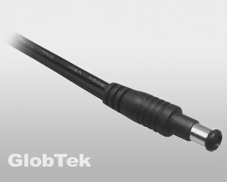 Connecteur basse tension de type DIN 45323 surmoulé, une alternative bon marché pour alimentations et câbles 